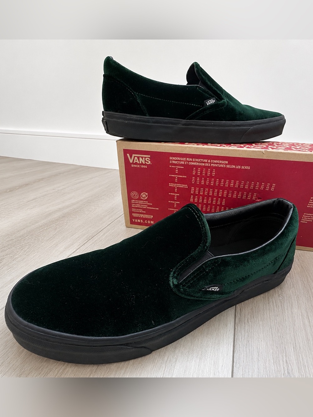 Vans Classic Slip-On Men 12 Dark Green Velvet Black Gum Sole